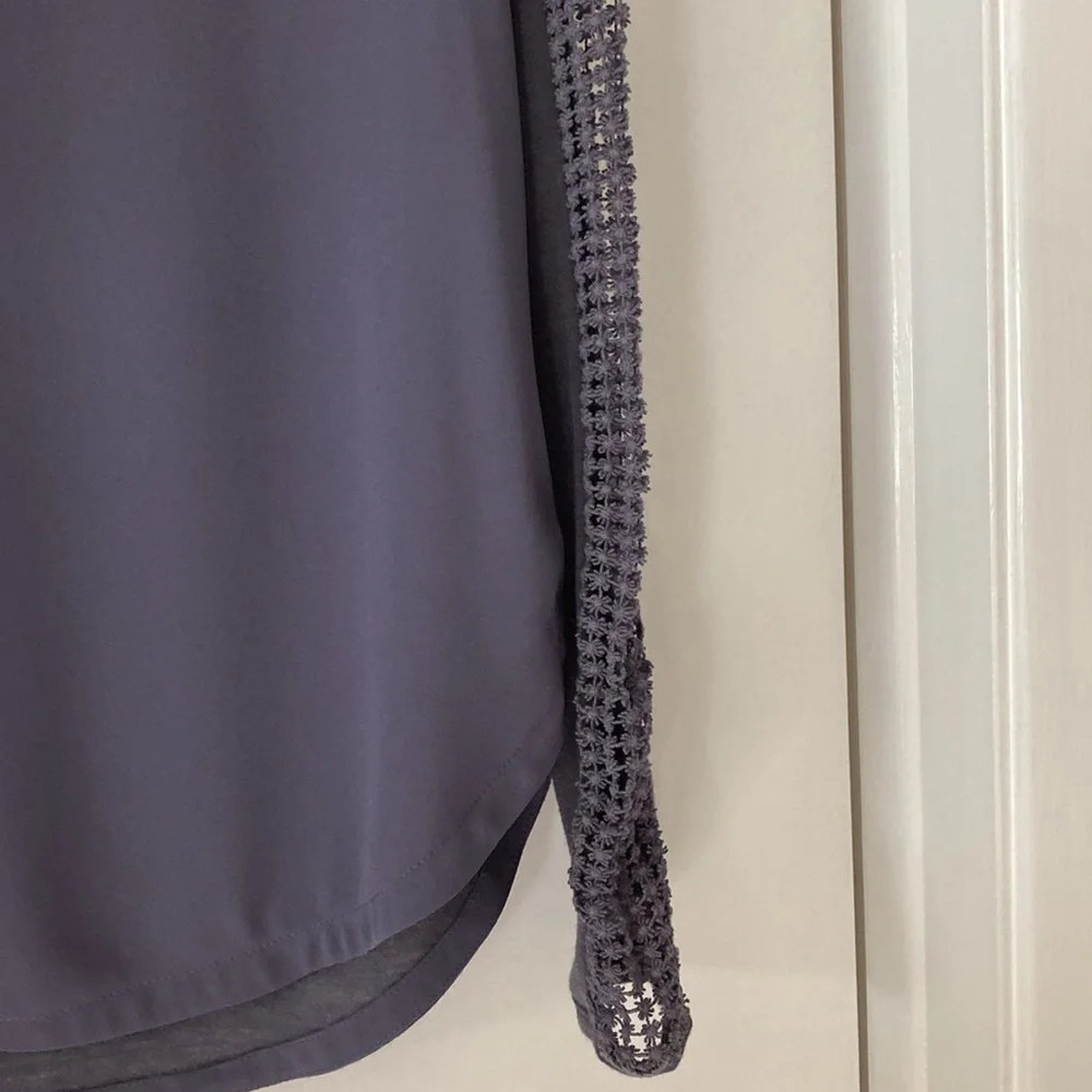 LOFT Long Sleeve Top Size S - Picture 3 of 6